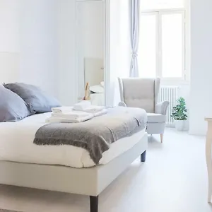  Apartment White Fanti