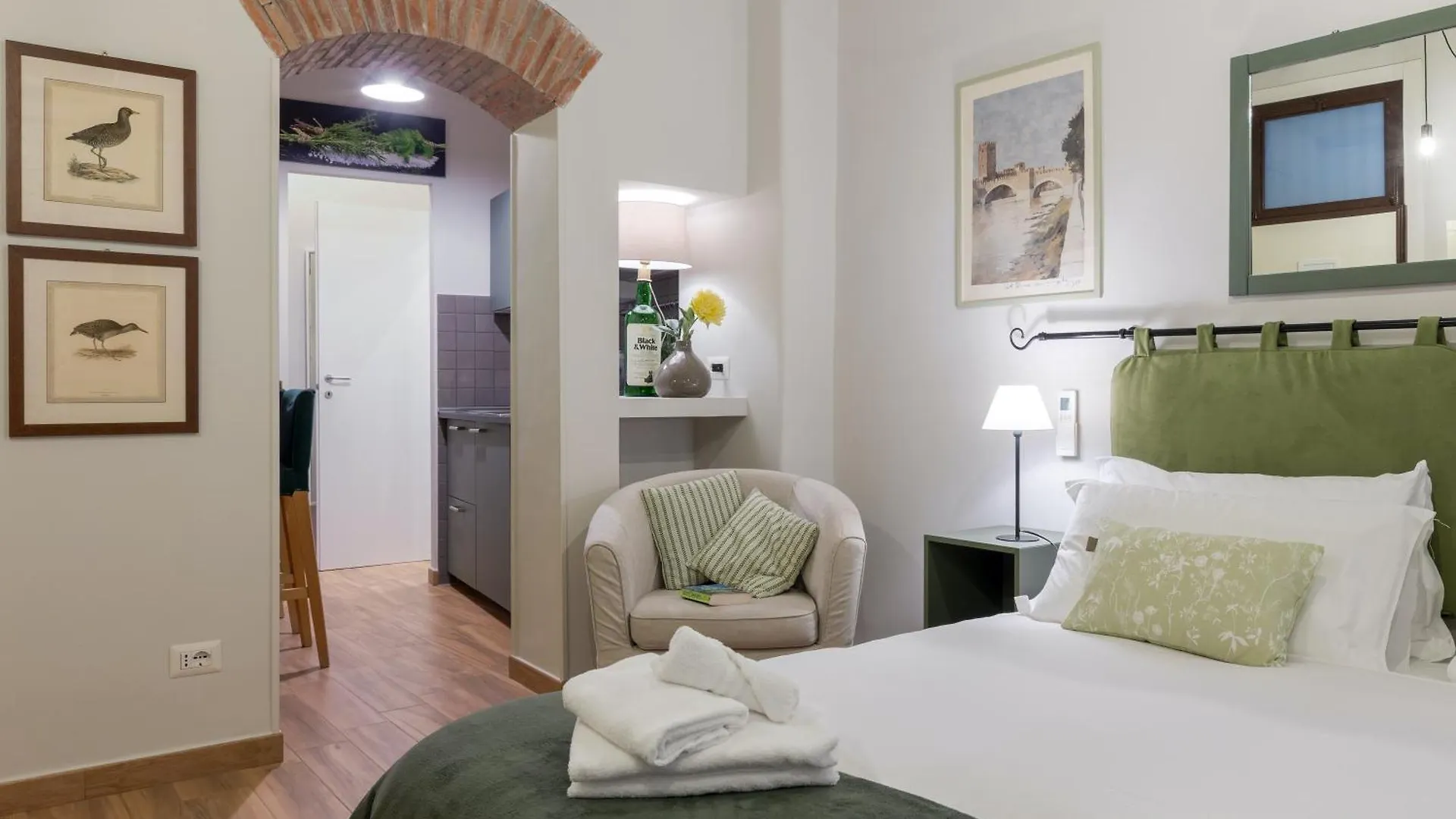 Piazza Dei Satiri Apartments Rome Italy